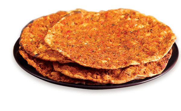 Turecka pizza z pikantnym kurczakiem, sałatką i sosem - Image 4
